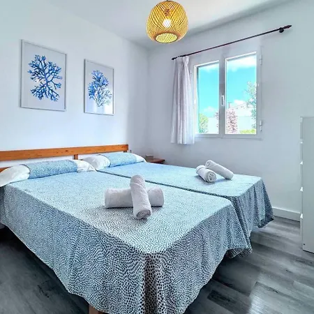 Con Piscina A 7 Minutos De La Playa Apartment